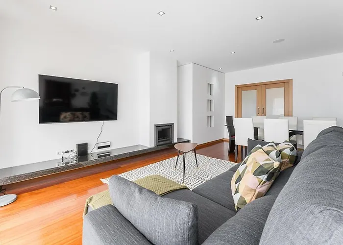 Family Retreat In Gaia