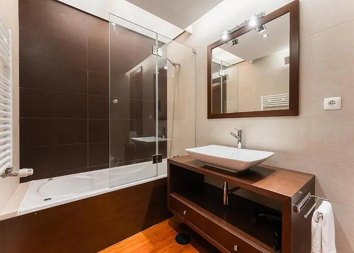 Family Retreat In Gaia